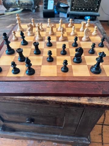 Mooi compleet vintage schaakspel beschikbaar voor biedingen