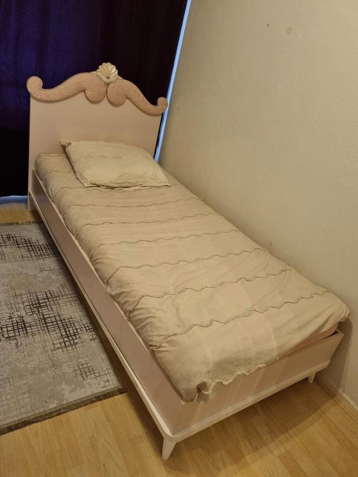 Complete kinderkamer set - bed, 2x commode, kast, Kinderen en Baby's, Kinderkamer | Complete kinderkamers, Zo goed als nieuw, Ophalen of Verzenden