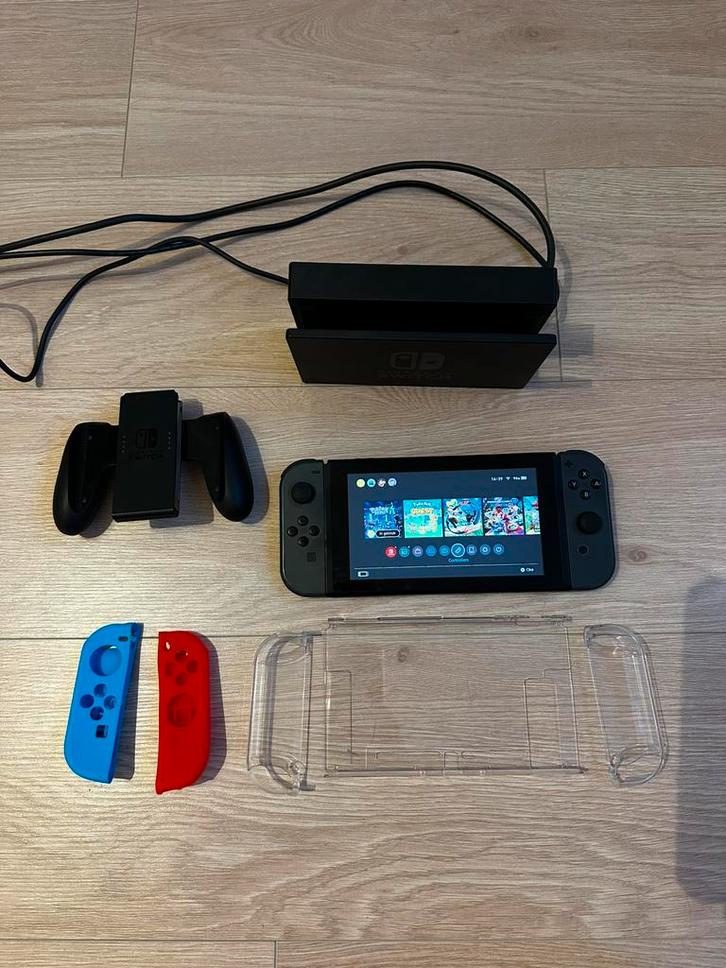 Grijze Nintendo Switch + Docking, Spel & Case, Spelcomputers en Games, Games | Nintendo Switch, Gebruikt, Overige genres, 1 speler