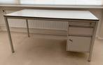 Ahrend metalen bureau, Ophalen, Gebruikt, Bureau