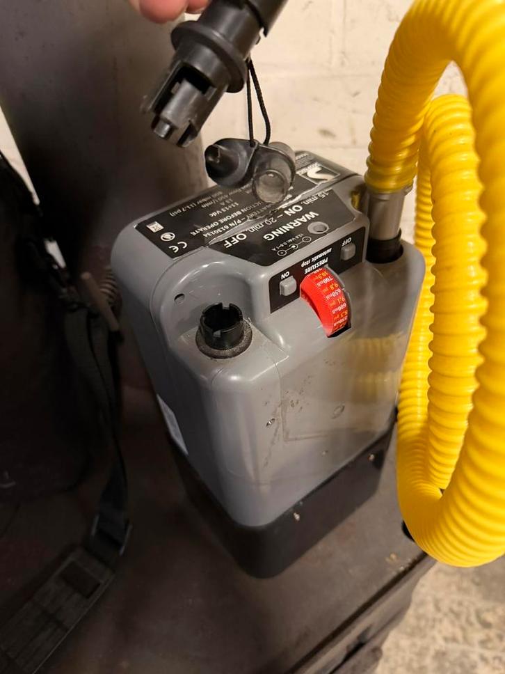 Accu pomp rib boot, Watersport en Boten, Accessoires en Onderhoud, Zo goed als nieuw, Ophalen of Verzenden