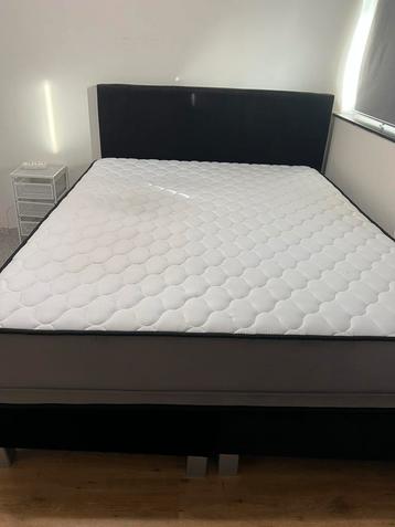 Boxspringbed te koop beschikbaar voor biedingen