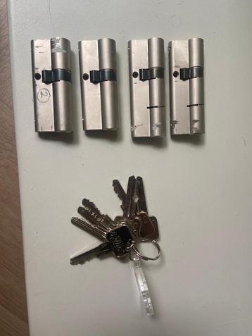 4 hele Skg sloten 2 sterren beschikbaar voor biedingen