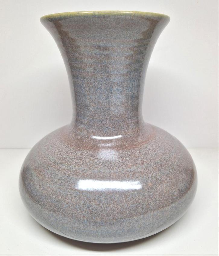 Gubbels Helden moderne polychroom blauwe keramieken vaas., Antiek en Kunst, Antiek | Keramiek en Aardewerk, Ophalen of Verzenden