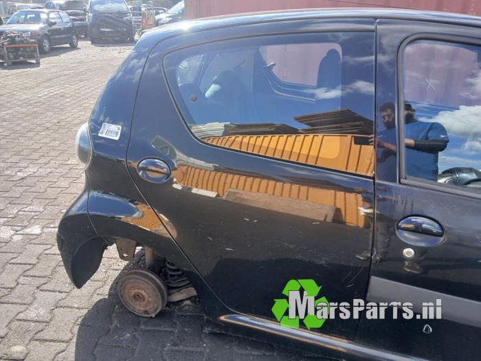 Portier 4Deurs rechts-achter van een Toyota Aygo, Auto-onderdelen, Carrosserie en Plaatwerk, Deur, Toyota, Gebruikt, 3 maanden garantie