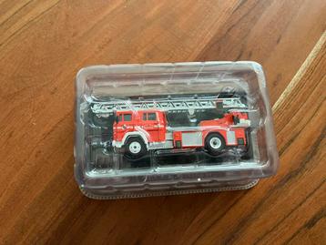 Miniatuurmodel van een Iveco Magirus AG brandweerwagen. beschikbaar voor biedingen