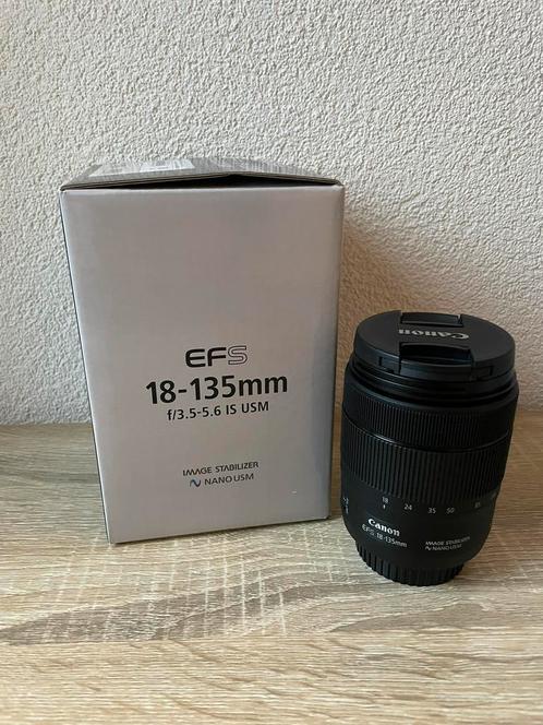 Canon EF-S 18-135mm f/3.5-5.6 IS USM, Audio, Tv en Foto, Fotografie | Lenzen en Objectieven, Zo goed als nieuw, Groothoeklens