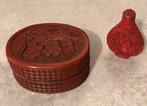 Cinnaber Chinese lakdoos en snuifflesje, Antiek en Kunst, Ophalen of Verzenden