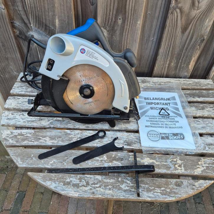 Rodeo cirkelzaag 1200W, 4500rpm en 185mm zaagblad., Doe-het-zelf en Verbouw, Gereedschap | Zaagmachines, Gebruikt, Cirkelzaag