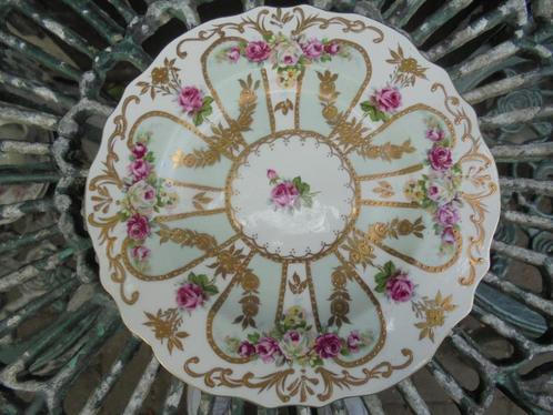 Schaaltje / Bordje MEANDER met roze roosjes en goud decor, Antiek en Kunst, Antiek | Servies los, Ophalen of Verzenden