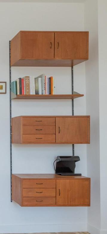 Vintage wandkast beschikbaar voor biedingen