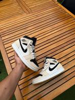 Air Jordan 1 Mid Barley orange, Nike Air Jordan, Beige, Ophalen of Verzenden, Sneakers of Gympen