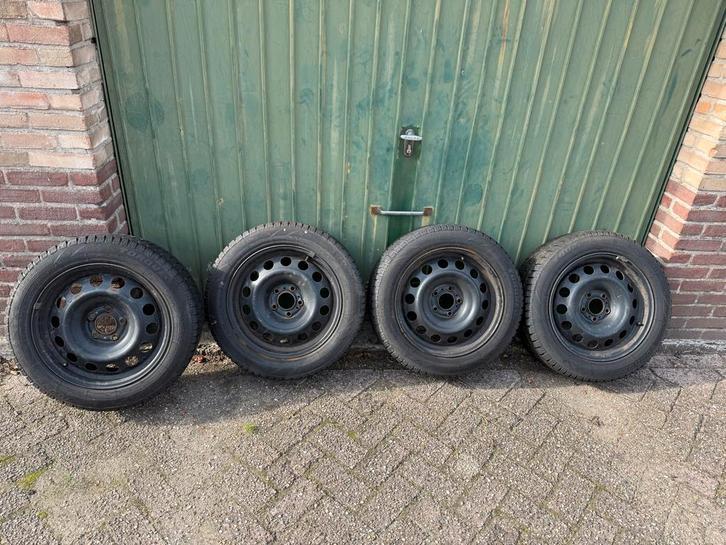 Winterbanden op stalen velgen, 205 55 16, 6&7mm profiel, Auto-onderdelen, Banden en Velgen, Banden en Velgen, Winterbanden, 16 inch
