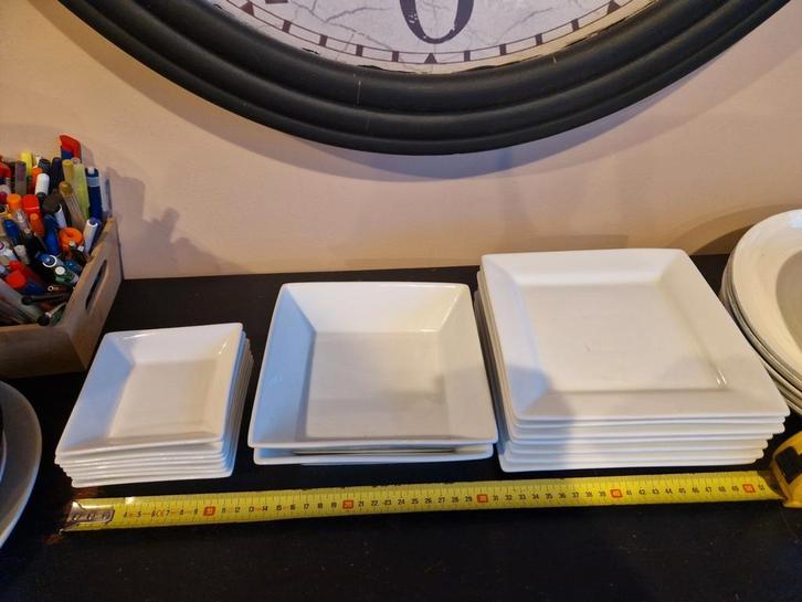 Witte Vierkante Borden Set oa van de Hema, Huis en Inrichting, Keuken | Servies, Zo goed als nieuw, Bord(en), Effen, Keramiek
