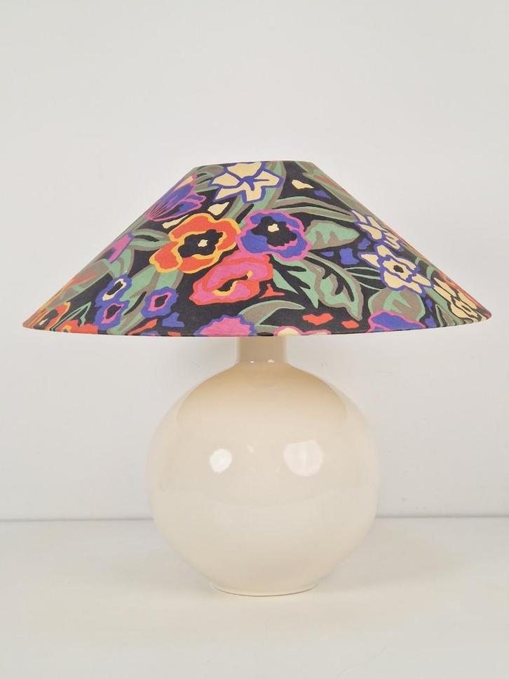 Vintage wit keramiek bollamp tafellamp bol ‘70 sphere lamp, Huis en Inrichting, Lampen | Tafellampen, Gebruikt, 50 tot 75 cm, Metaal