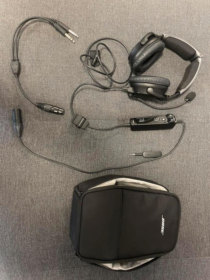 Bose A30 Aviation headset, Verzamelen, Luchtvaart en Vliegtuigspotten, Zo goed als nieuw, Overige typen, Ophalen of Verzenden