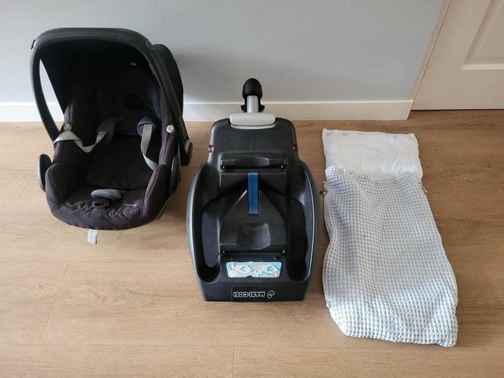 Mag per stuk!Maxi cosi pebble, easybase 2, koeka voetenzak, Kinderen en Baby's, Autostoeltjes, Gebruikt, Maxi-Cosi, 0 t/m 13 kg
