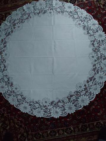 "Kant" tafelkleed in 2 afm. mooi door eenvoud Nieuw!!! beschikbaar voor biedingen