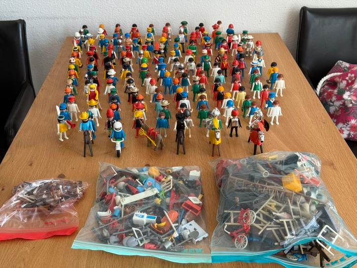 Playmobil poppetjes 190 stuks en enorme accessoires, Kinderen en Baby's, Speelgoed | Playmobil, Gebruikt, Ophalen of Verzenden