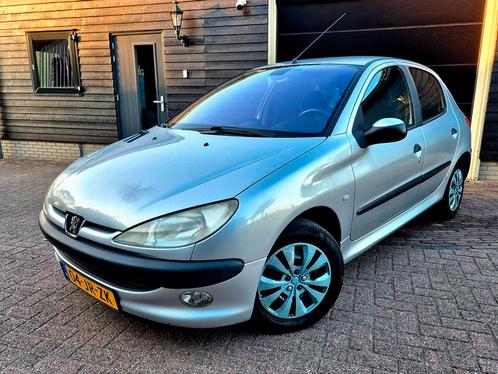 Peugeot 206 1.4 Challance 5Deurs AUTOMAAT/Airco/Inruil mogel, Auto's, Peugeot, Bedrijf, ABS, Airbags, Airconditioning, Boordcomputer