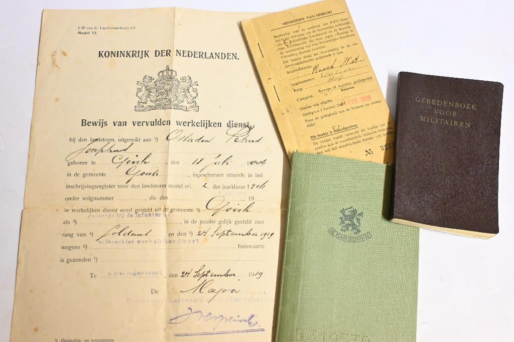 KL MVO papierwerk landstorm 1919 jaren 50 pas gedenkboek, Ophalen of Verzenden, Landmacht, Nederland, Overige typen