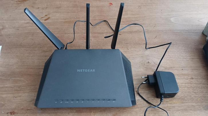 NETGEAR Nighthawk AC1900 Smart WiFi Router R7000, Computers en Software, Routers en Modems, Ophalen of Verzenden
