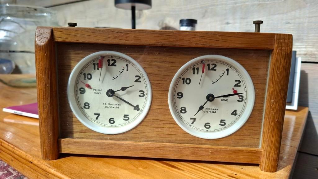 Klok schaakklok  schaak klok, Antiek en Kunst, Ophalen