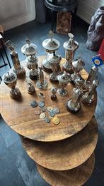 Diverse bekers en medailles van klaverjas en scaaktoernooien, Ophalen of Verzenden, Zo goed als nieuw