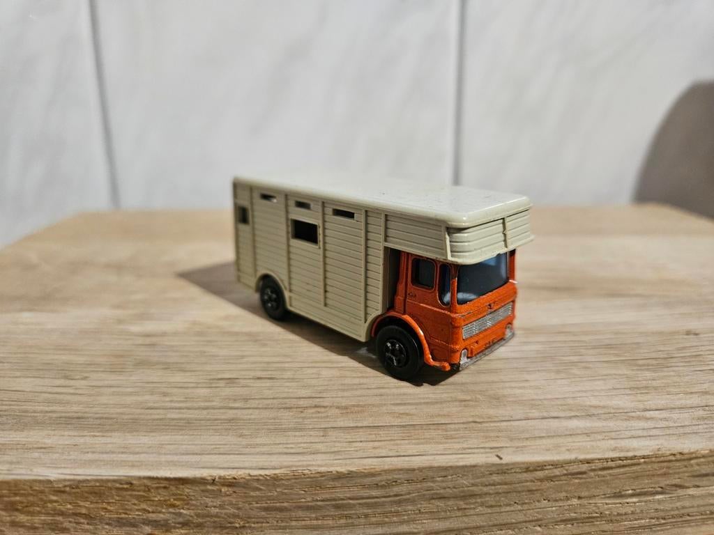 Lesney Matchbox Horse Box No 17 Rood - Crème, Ophalen of Verzenden, Gebruikt, Bus of Vrachtwagen