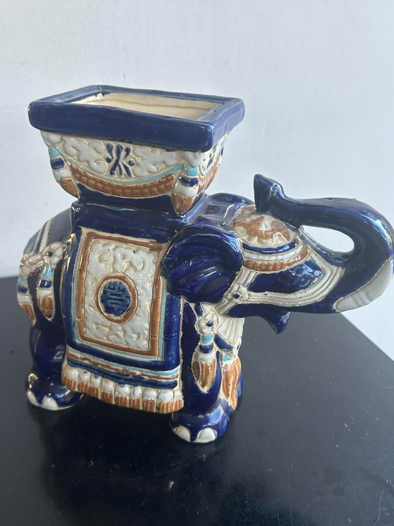 Chinees aardewerk Olifant beeld tevens wierook brander /pot, Ophalen of Verzenden, Gebruikt