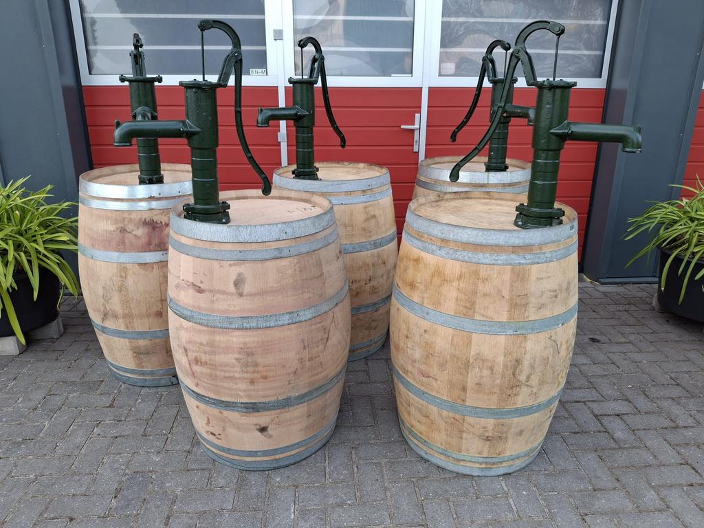 Regenton met pomp te koop ( zwart / groen ), Ophalen, 150 liter of meer, Poortinga vehuur, Met pomp