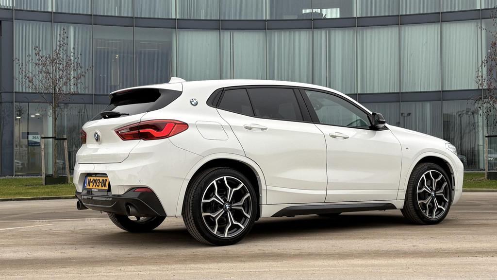 BMW X2 sDrive20i High Executive M-Sport Pano Alcantara Navi, Auto's, X2, Euro 6, 1435 kg, Wit