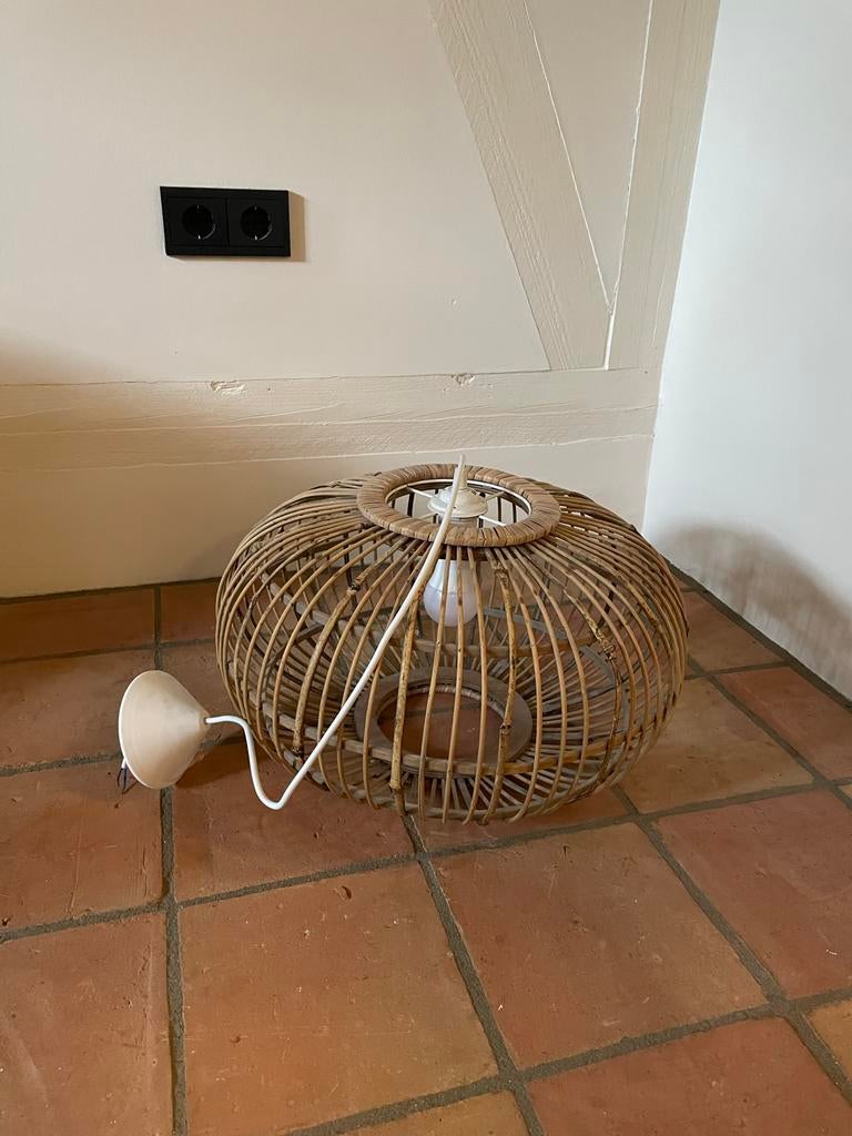 Rotan hanglamp met IKEA kleurenlamp, Ophalen, Gebruikt, Overige materialen, Minder dan 50 cm