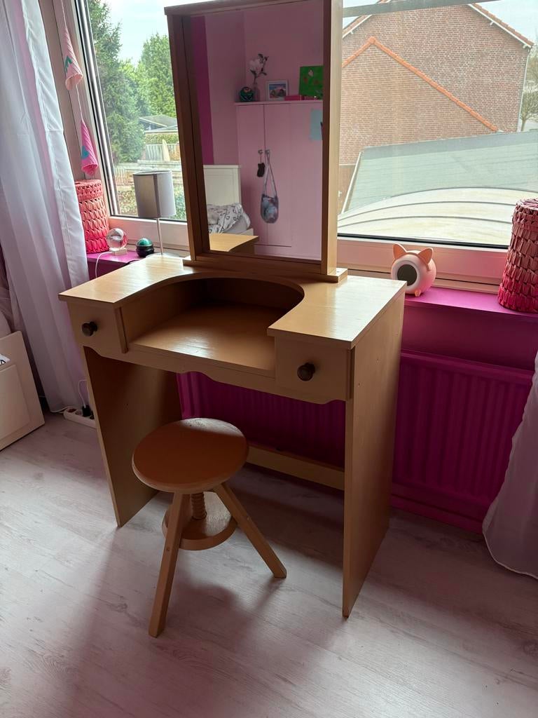 Gratis! Kaptafel met krukje, opknapper, Ophalen, Gebruikt, 100 tot 150 cm, 50 tot 100 cm