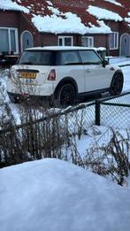 Mini (r56) 1.4 95pk 2009 Wit accu of dynamo stuk, Auto's, Voorwielaandrijving, 4 stoelen, Origineel Nederlands, 19 km/l