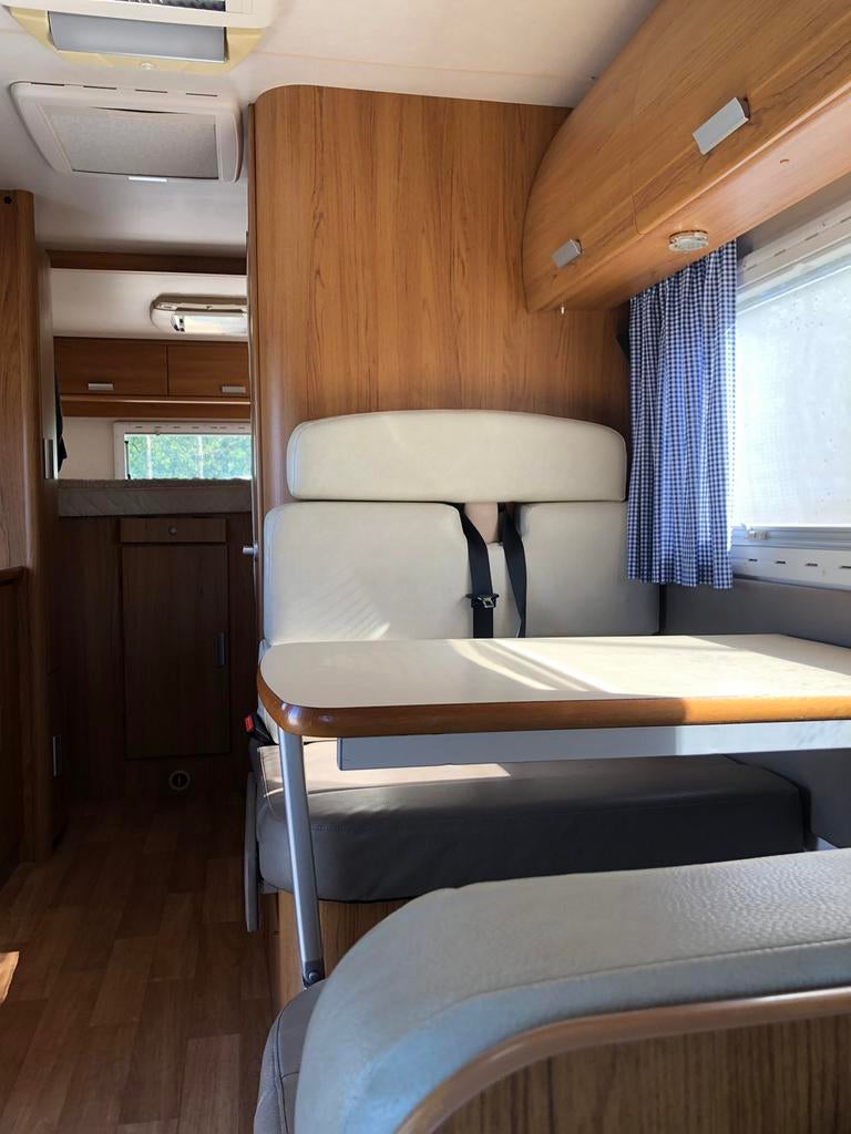 Caravans And Camping 5-6