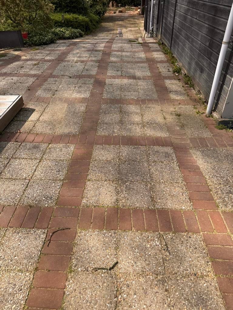 Grindtegels en rode klinkers (ca. 500m2), Ophalen, Gebruikt, Klinkers, 10 m² of meer