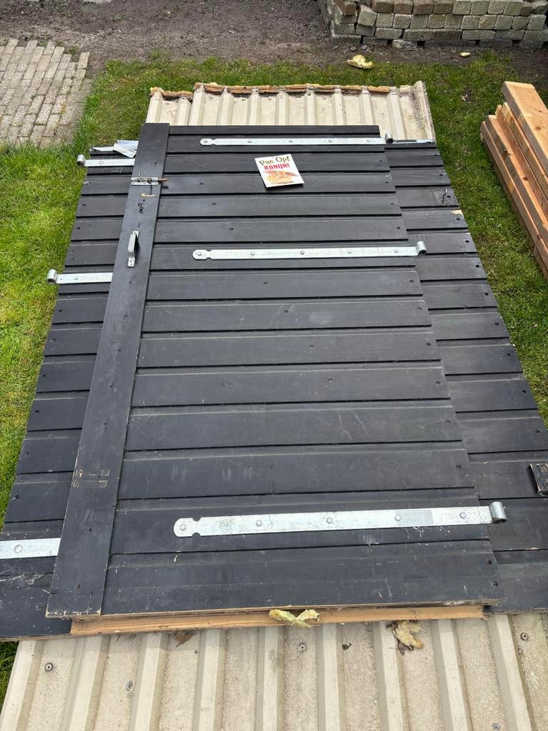 Poort / Grote dubbele deur, Ophalen, Gebruikt, Buitendeur, Hout