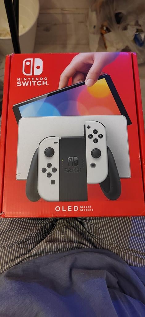 Nintendo Switch OLED met accessoires, Online, Overige genres, Ophalen of Verzenden, Zo goed als nieuw