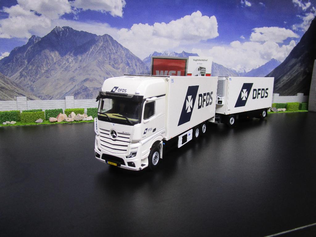 Wsi 01-4547 Mercedes-Benz Actros MP5 Giga Space , DFDS, Ophalen, Nieuw, Bus of Vrachtwagen, Wsi