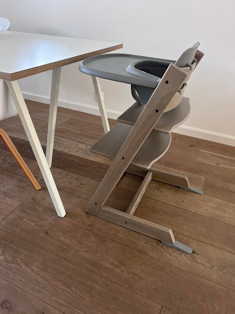 Vind stokke tafelblad wit in Kinderstoelen op