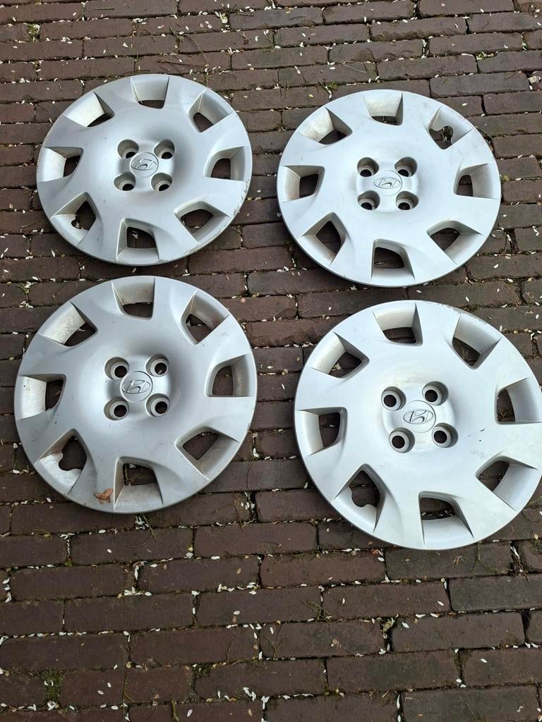 Set van 4 wieldoppen 15inc hyundai, Ophalen