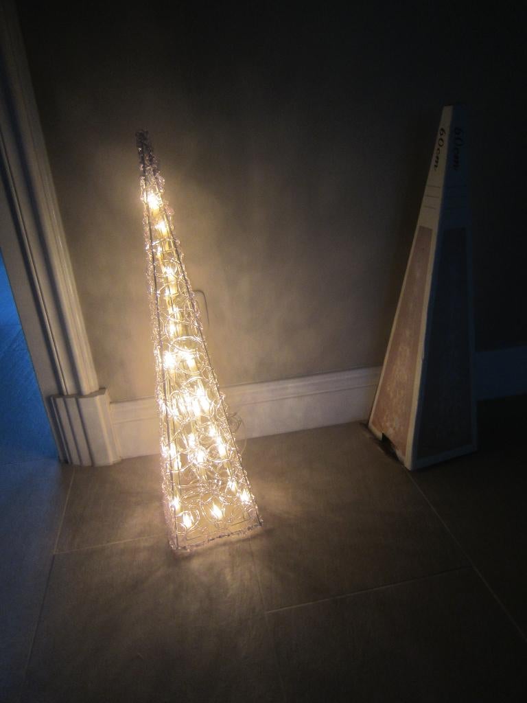 kerst vensterbank piramide kegel met verlichting 60 cm hoog, Ophalen of Verzenden