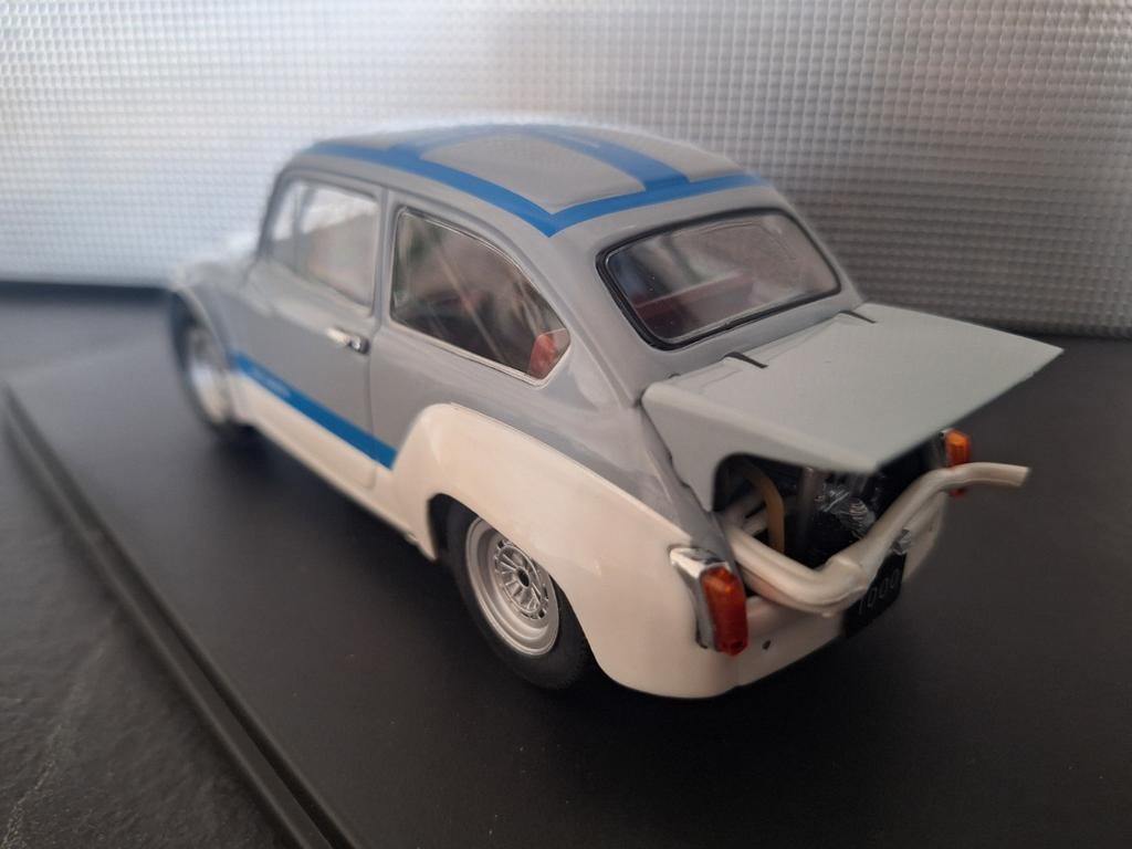 Fiat Abarth 1000 Gr 1970 Schaal 1:24, Hobby en Vrije tijd, Modelauto's | 1:24, Overige merken, WhiteBox, Auto, Nieuw