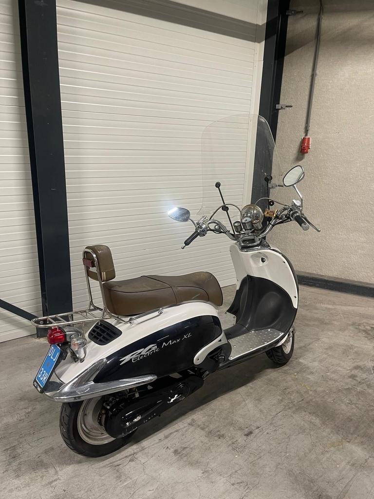 Elektrische scooter, Ophalen of Verzenden, Zo goed als nieuw, Elektrisch, Overige merken