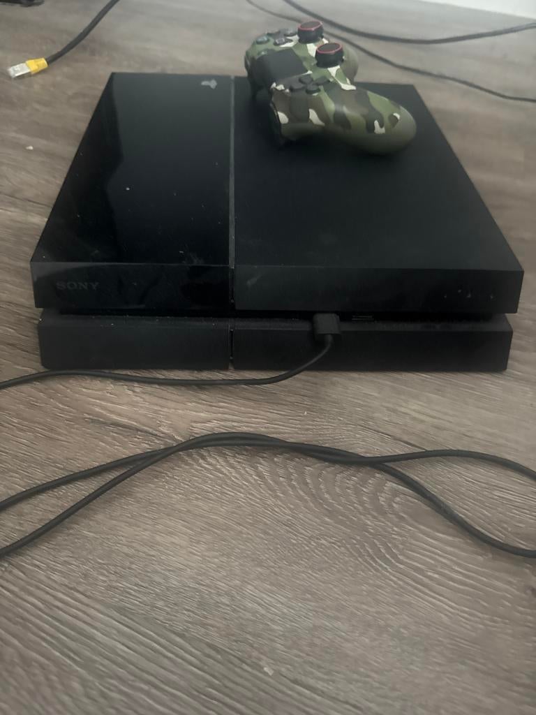 PlayStation 4 met controller - Goede staat!, Spelcomputers en Games, Ophalen of Verzenden, Gebruikt, Met 1 controller, Slim