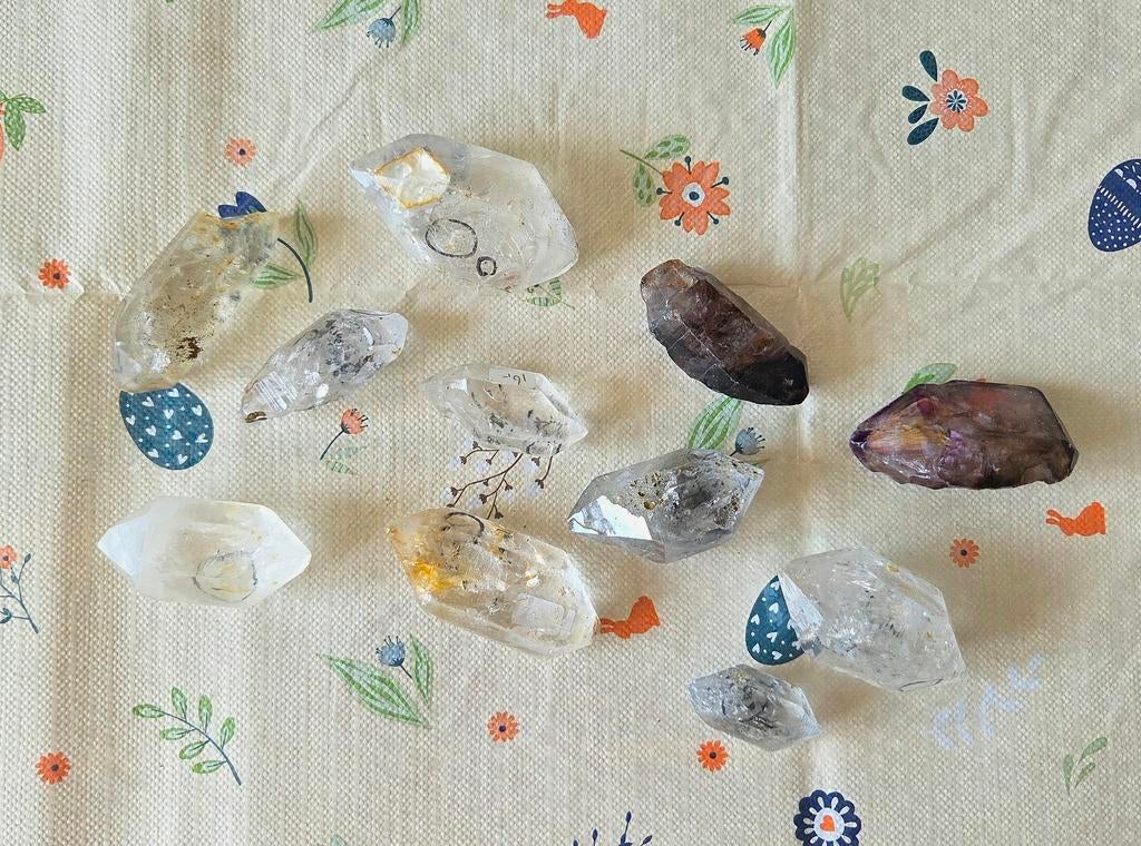 Partij enhydro kristallen, Verzamelen, Mineralen en Fossielen, Ophalen of Verzenden