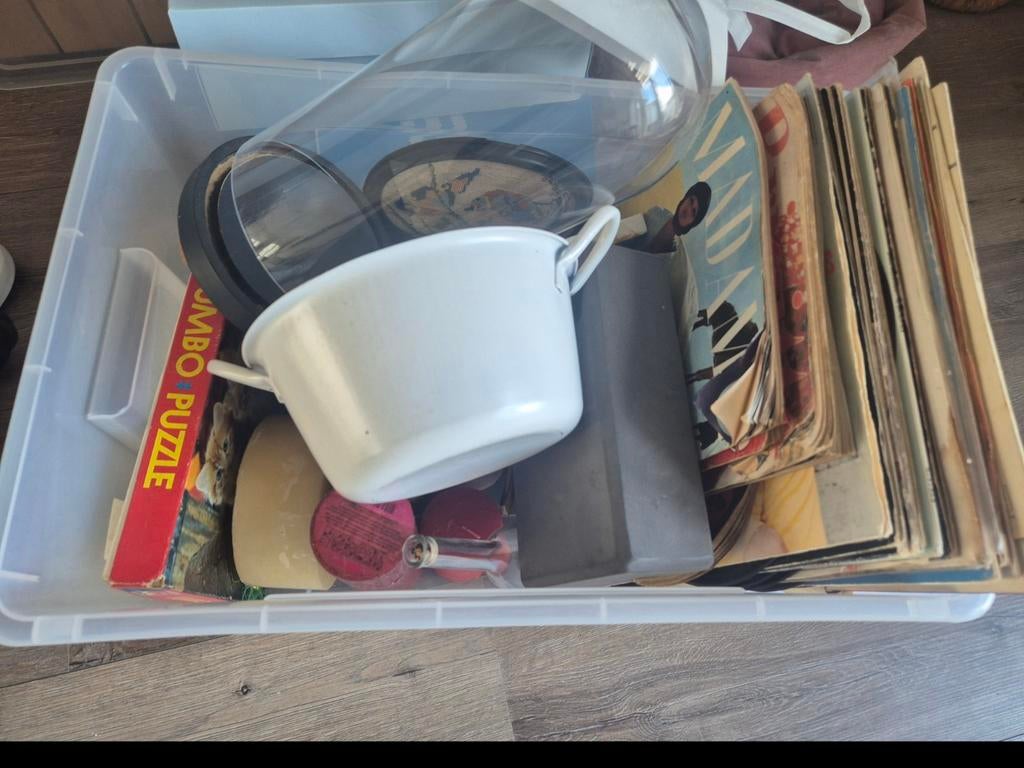 Gratis spulletjes :) leuk voor vrijmarkt (lees beschrijving), Ophalen