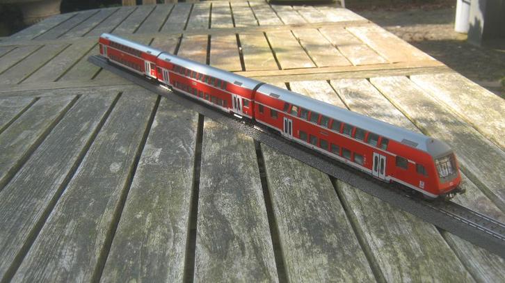 MÄRKLIN 43584, 43586 en 43586: driedelige dubbeldekkerstrein, Hobby en Vrije tijd, Modeltreinen | H0, Zo goed als nieuw, Treinset