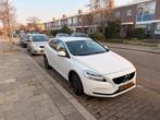 Volvo V40 1.5 T2 122PK Geartronic 2018 Wit, Stof, 1498 cc, Zwart, 700 kg